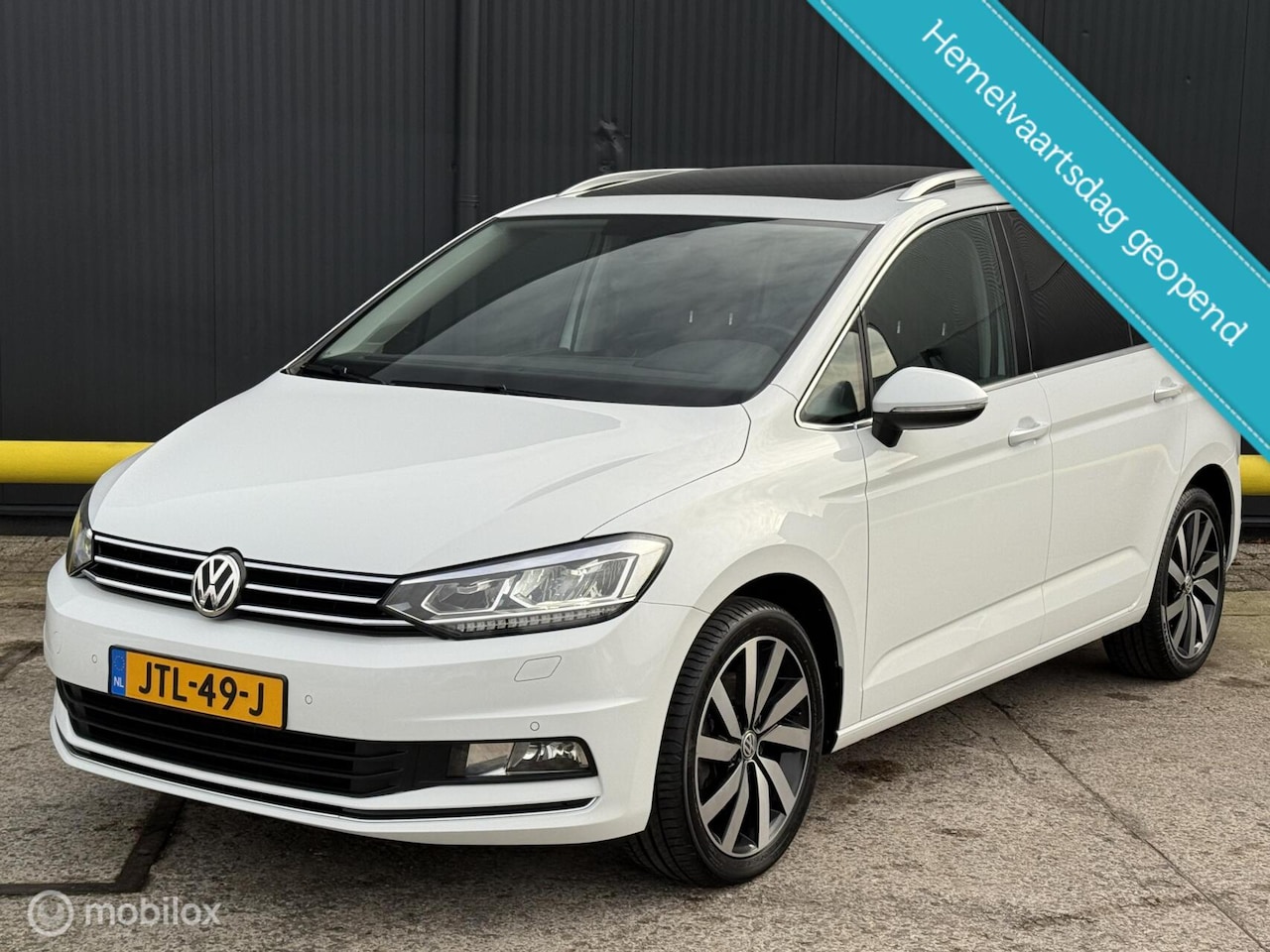 Volkswagen Touran - 1.4 TSI Highline ACC|AUTOMAAT|PANO - AutoWereld.nl