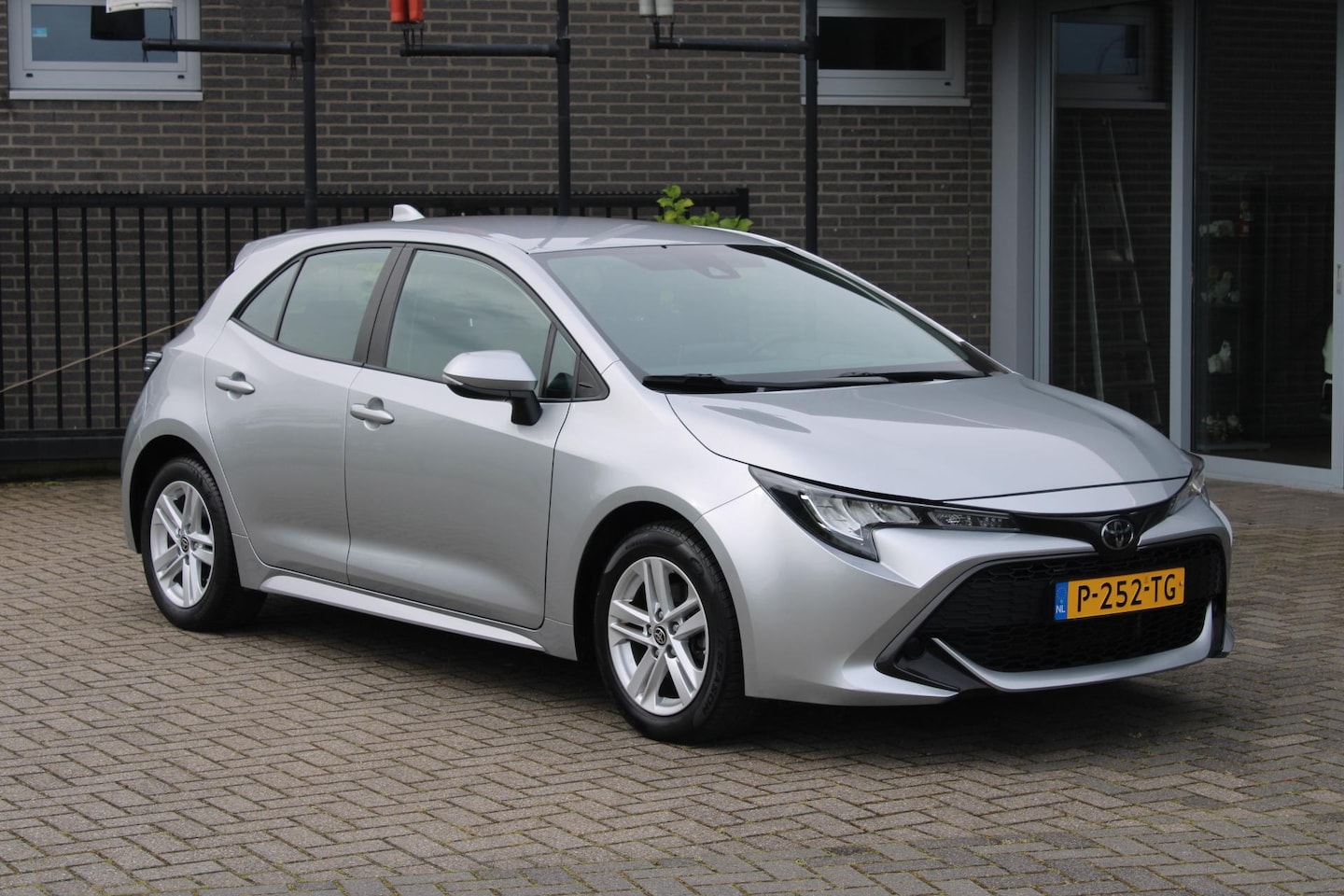 Toyota Corolla - 1.2 Turbo Active Clima/AppleAndroid/NL Auto!! - AutoWereld.nl