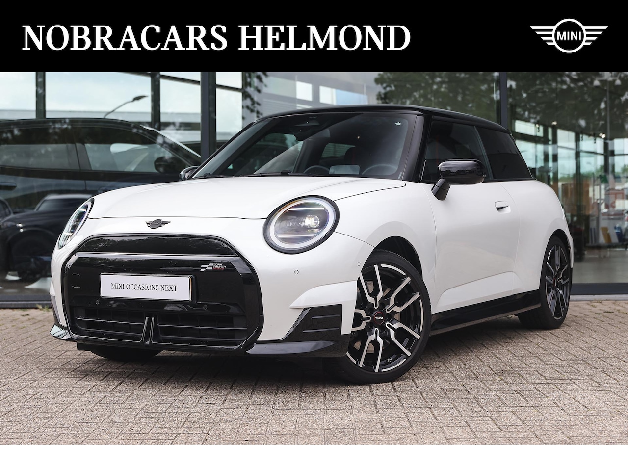 MINI Cooper - Hatchback E / John Cooper Works / Pakket M / 18" JCW Lap Spoke 2-tone - AutoWereld.nl