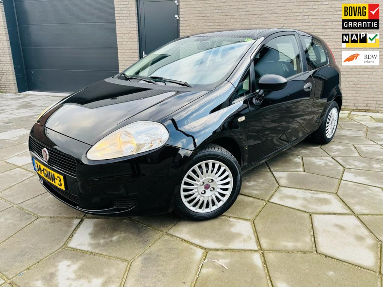 Fiat Grande Punto - 1.2 Active| 3 Drs| Airco| 4 x All-Season |Nieuwe APK en net onderhoud gehad - AutoWereld.nl