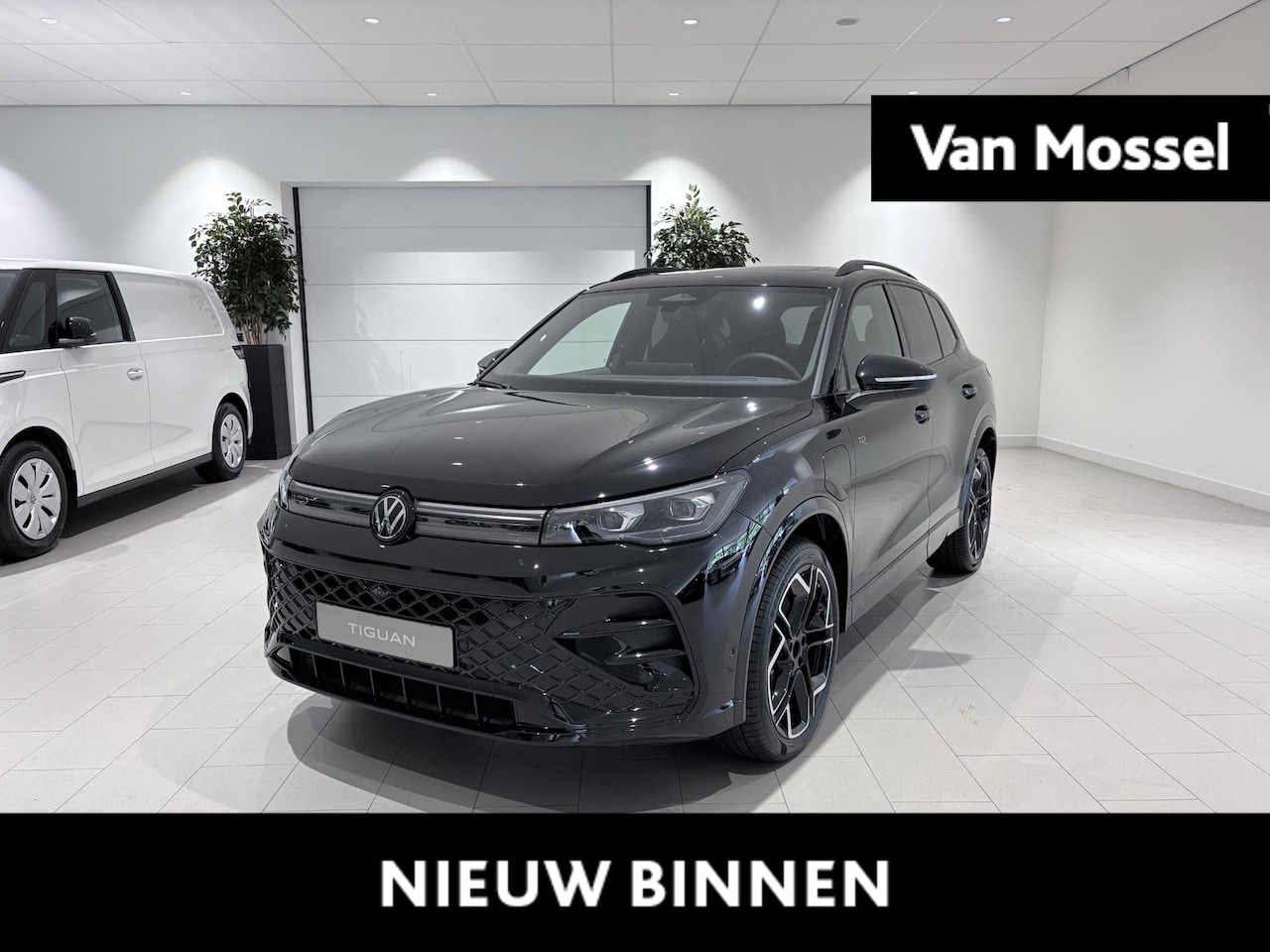 Volkswagen Tiguan - 1.5 eHybrid R-Line Edition | 204PK | Automaat | Trekhaak | Panoramaschuif-kanteldak | Blac - AutoWereld.nl