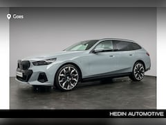 BMW 5-serie Touring - 530e | M Sportpakket Pro | Stuurwielrand verwarmd | Comfort Access | Trekhaak met elektris