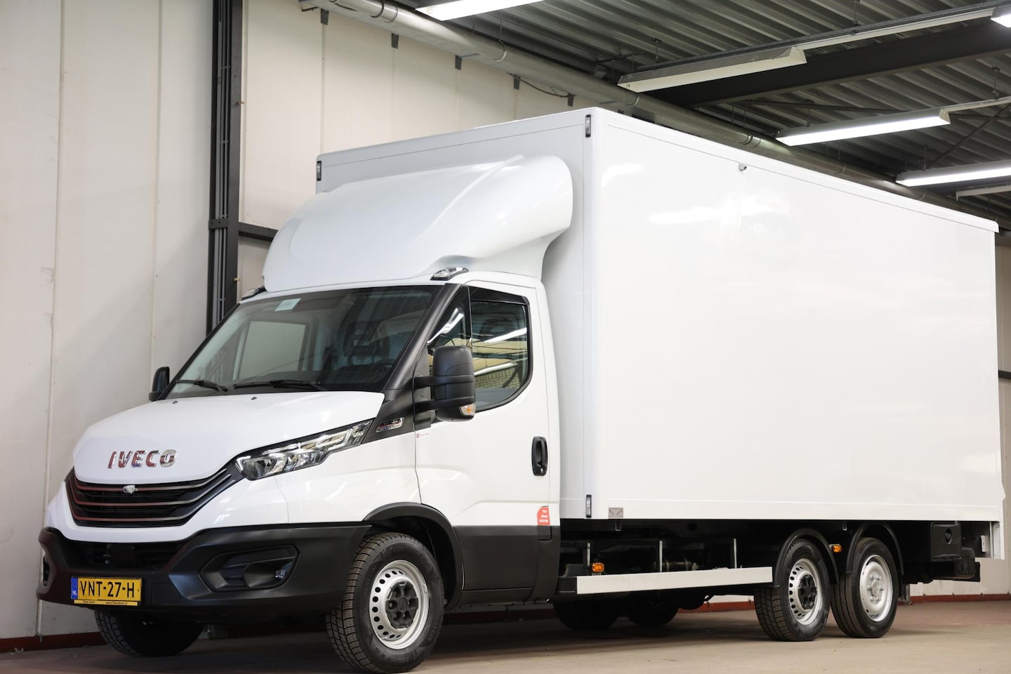 Iveco Daily - 35S18 180PK 3.0 AUTOMAAT BAKWAGEN BE CLIXTAR - AutoWereld.nl