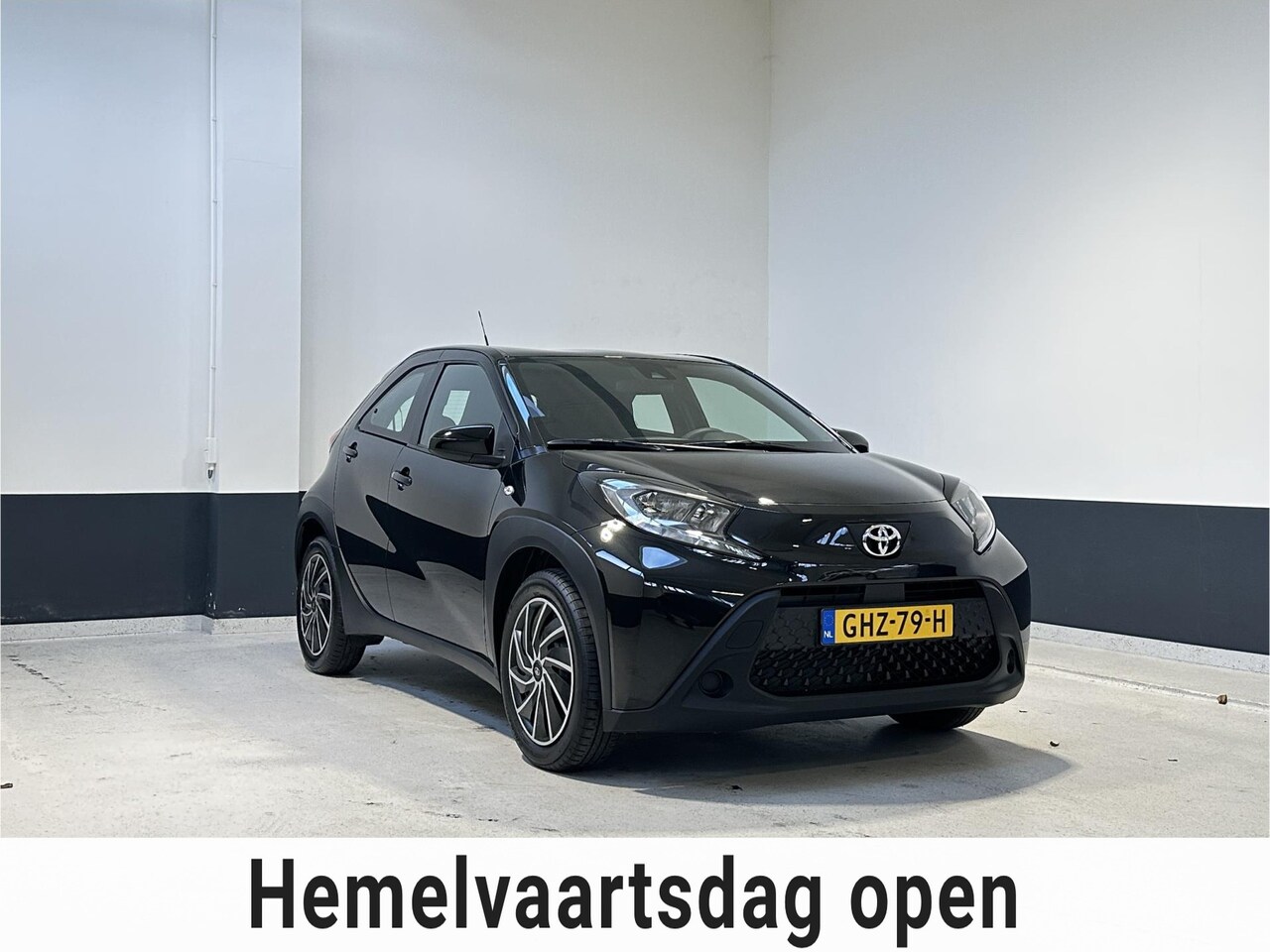 Toyota Aygo X - 1.0 VVT-i MT Play |Apple Carplay/ Android auto | Bluetooth | Camera| NL | 1 Eig | - AutoWereld.nl