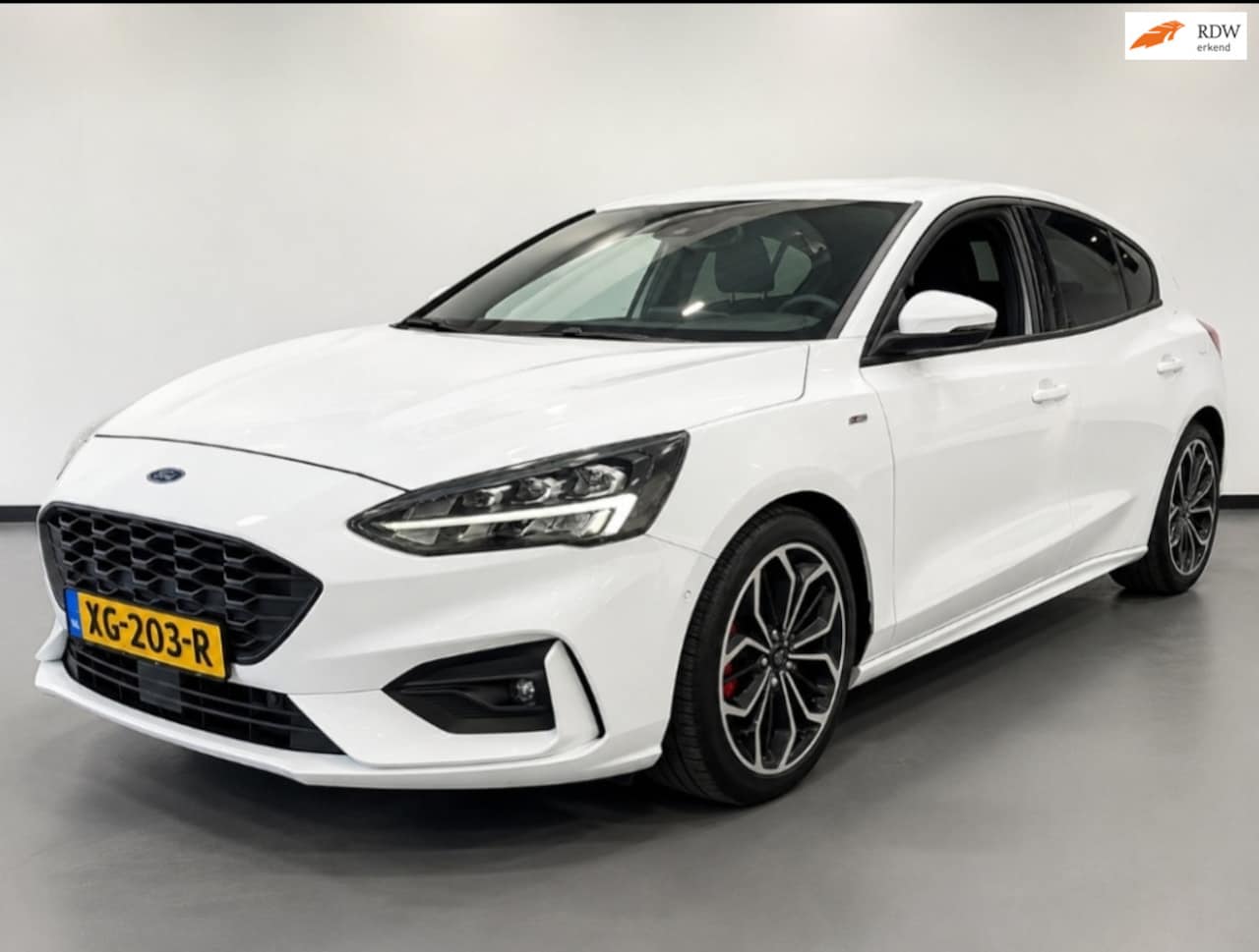 Ford Focus - 1.0 EcoBoost ST Line Business Panorama NAP - AutoWereld.nl