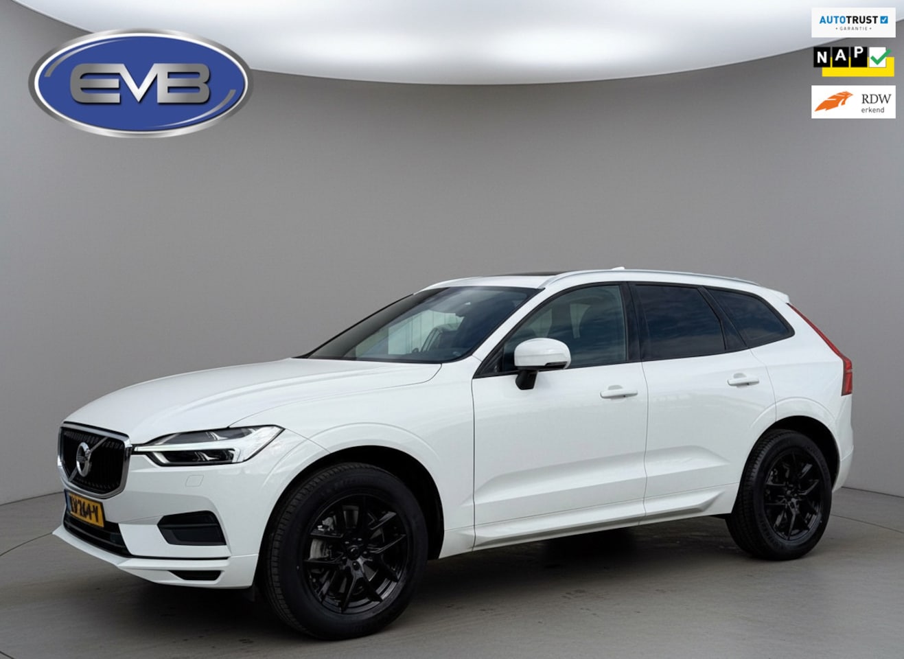 Volvo XC60 - 2.0 T5 Momentum 2.0 T5 250 pk Momentum,panoramadak, facelift, leder, vele opties,1 e eigenaar, NL auto met - AutoWereld.nl