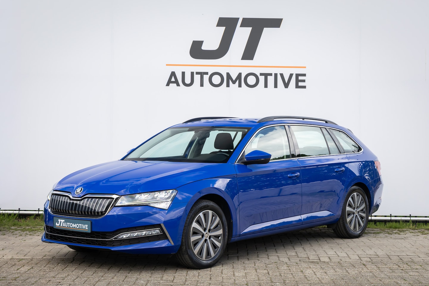 Skoda Superb - 1.4 TSI iV BnsEdPlus SOh 95.5% Trekhaak | Stoelverwarming | Cruise control | Carplay | PDC - AutoWereld.nl