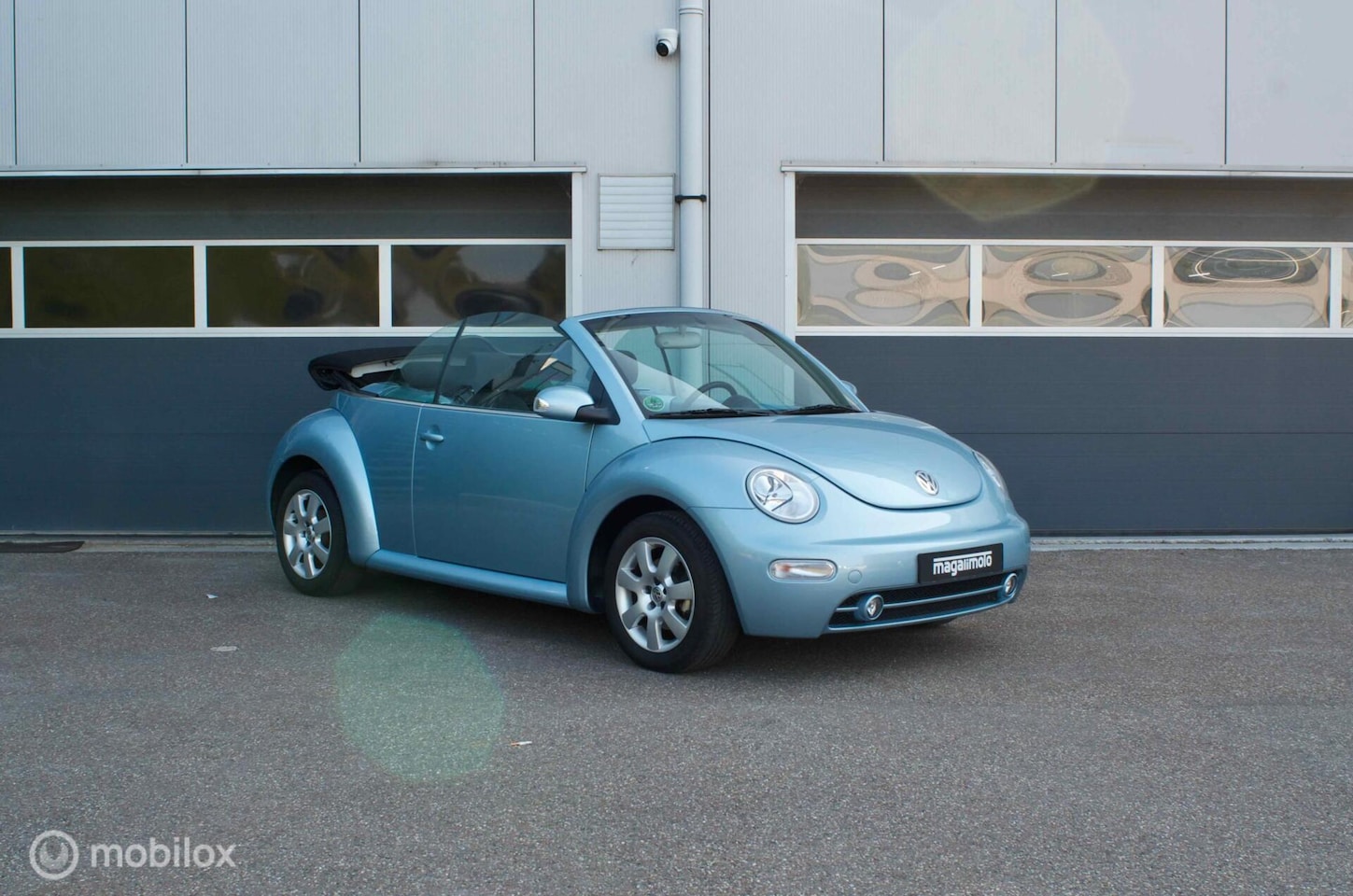 Volkswagen New Beetle Cabriolet - 2.0 FSI l Nieuwstaat l A1 - AutoWereld.nl
