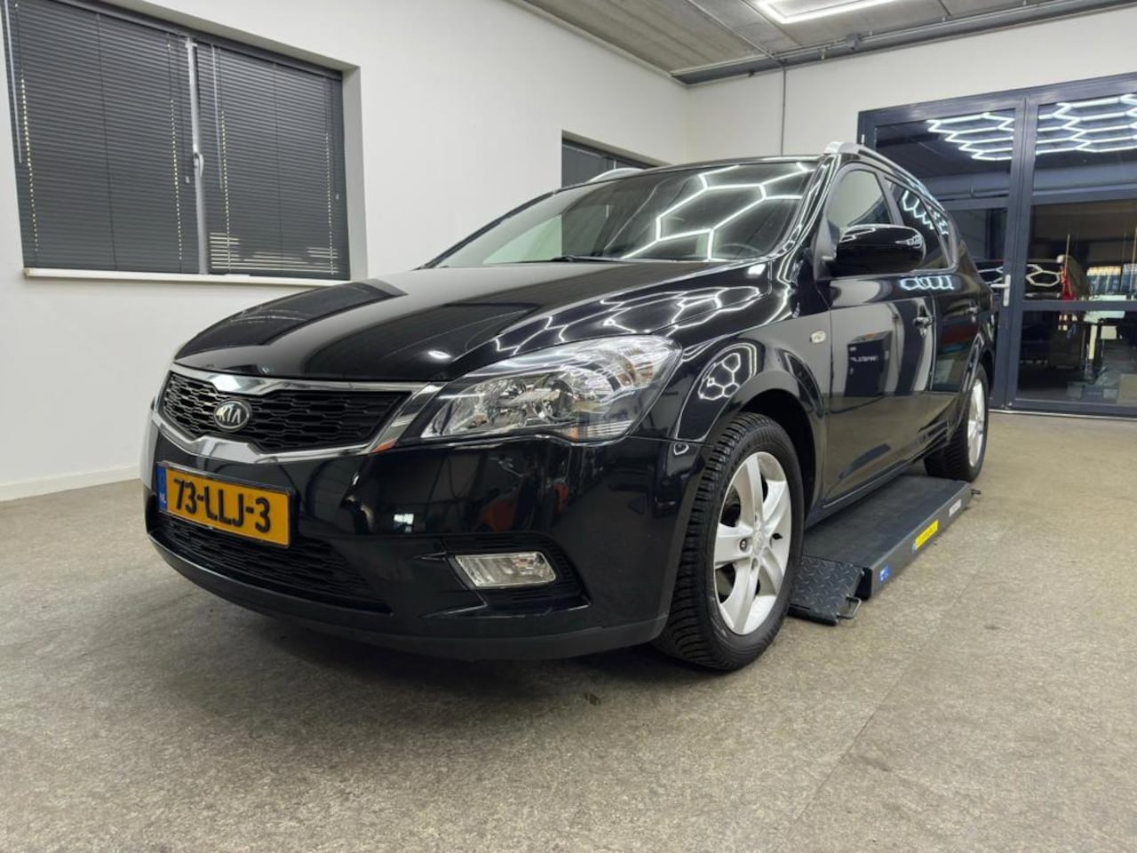Kia Cee'd - 1.4 | airco | Cruise control | Stuurwielbediening - AutoWereld.nl