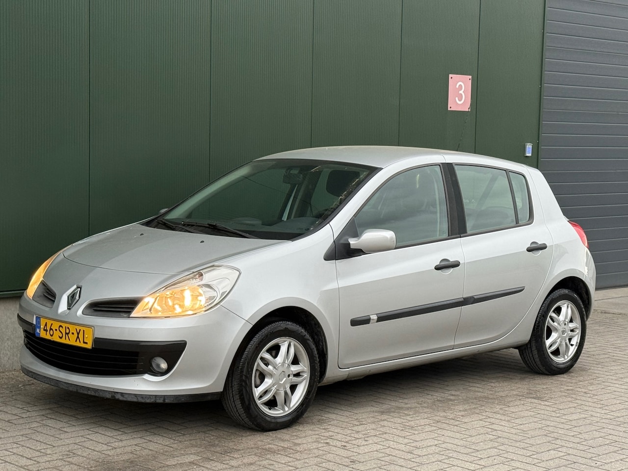 Renault Clio - 1.6-16V Dynamique Luxe 1.6-16V Dynamique Luxe - AutoWereld.nl