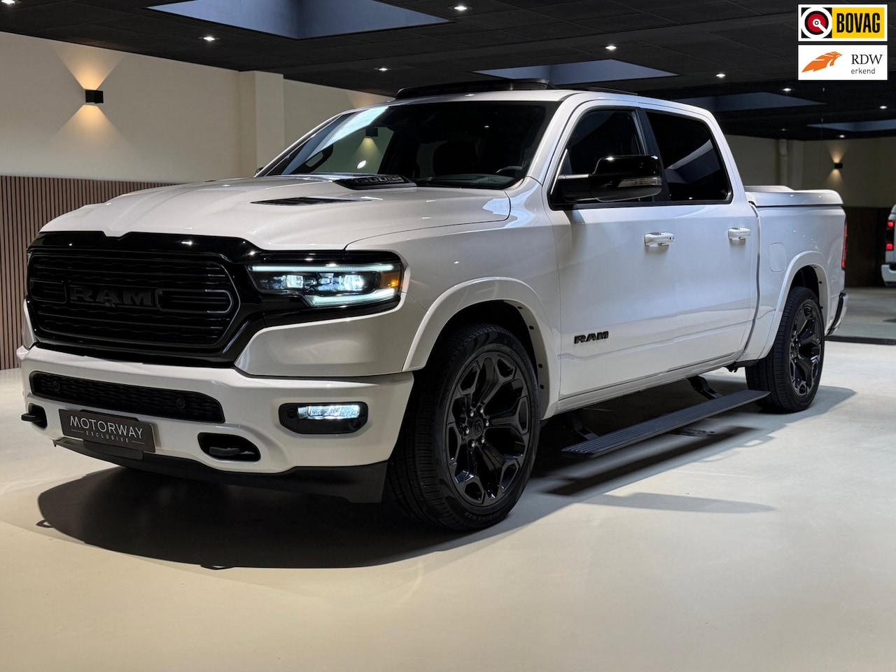 Dodge Ram 1500 - 5.7 V8 4x4 Crew Cab Limited|Pano|Head-Up|Camera|Harman/Cardon|Split-Tailgate|LPG|Luchtveri - AutoWereld.nl