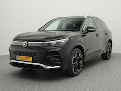 Volkswagen Tiguan - R-Line 1.5 eHybrid 272 PK | LED Plus | Panoramadak | Trekhaak | DCC | Side Assist | Stoelv