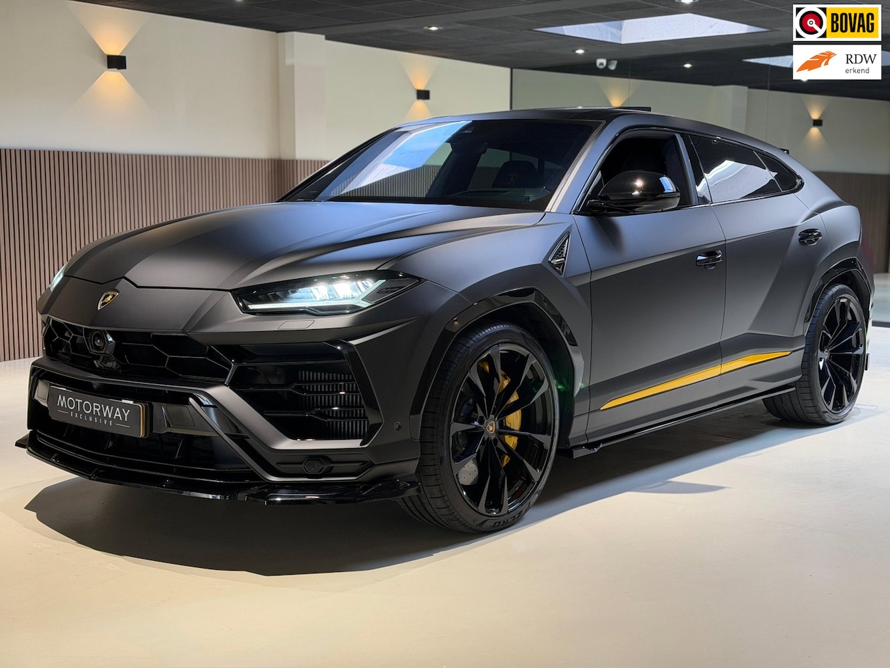 Lamborghini Urus - 4.0 V8|Pano|B&O|Ceramic|Full PPF|Hud|Massage - AutoWereld.nl
