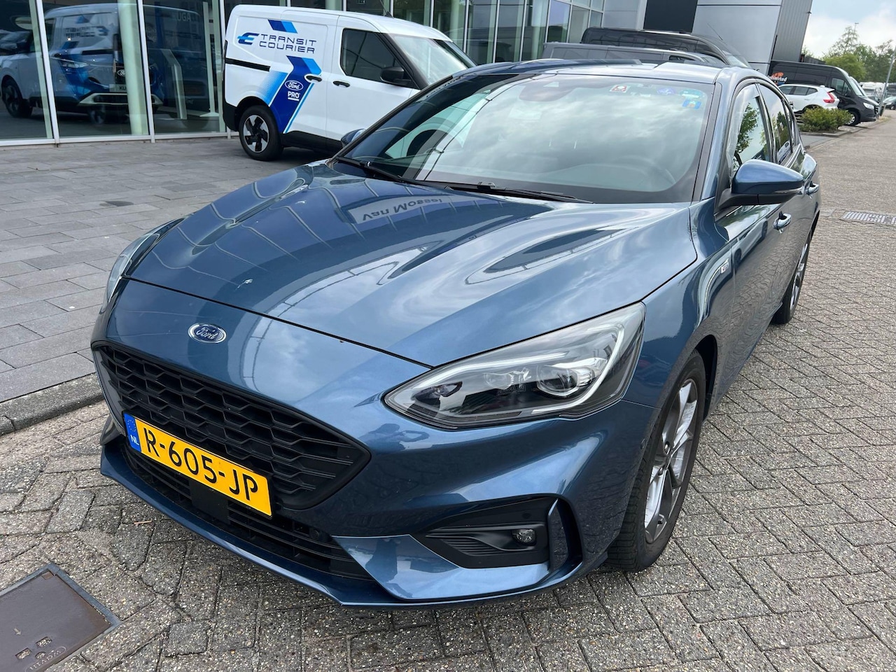 Ford Focus - 1.0 EcoBoost Titanium X Business STOEL - STUUR - VOORRUIT VERWARMING | TREKHAAK | APLLE CA - AutoWereld.nl