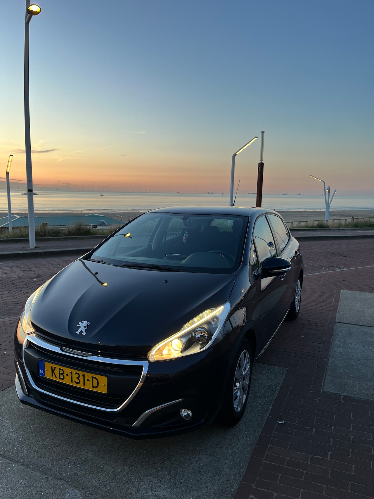 Peugeot 208 - 1.2 PureTech Blue Lease - - AutoWereld.nl