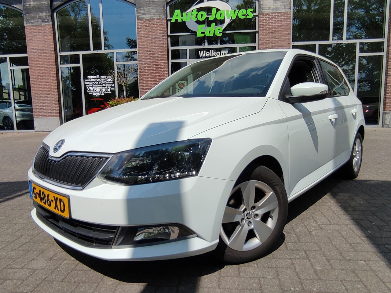 Skoda Fabia - 1.0 Ambition Parkeersensoren - LMV - Apple Carplay/Android Auto - Airco - Cruise control - AutoWereld.nl