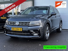 Volkswagen Tiguan - 2.0TSI 4Motion Highline R-Line Pano Keyless Dsg Leer Trekhaak VOLLLL