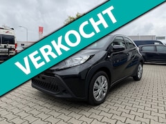 Toyota Aygo X - 1.0 VVT-i S-CVT Play Automaat stoelverwarming, keyless etc (RIJKLAARPRIJS)