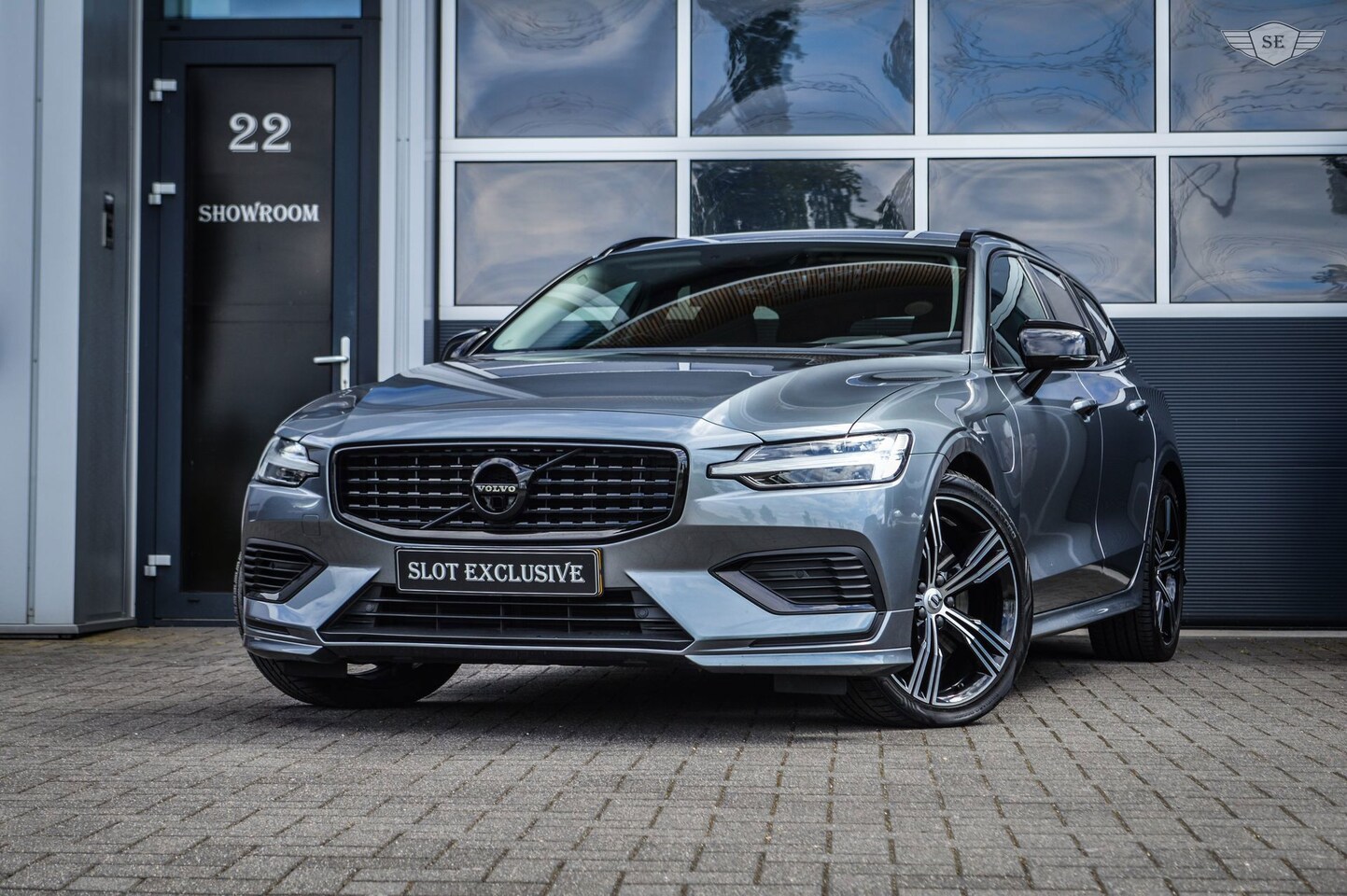Volvo V60 - 2.0 T8 Twin Engine AWD|POLESTAR ENGINEERED|INSCRIPTION|R-DESIGN|TREKHAAK - AutoWereld.nl