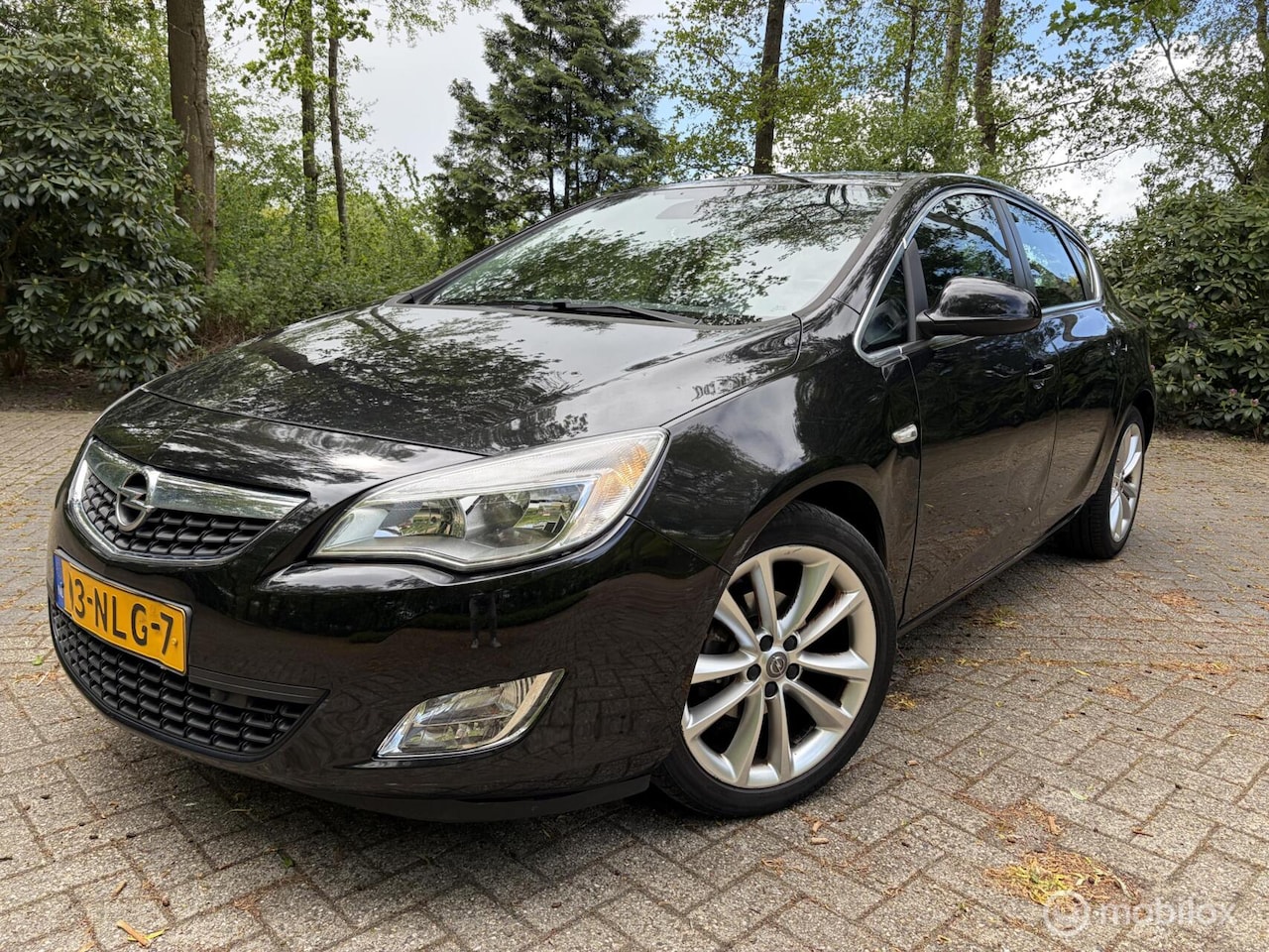 Opel Astra - 1.6 Edition..Licht schades!!...Rijdt super - AutoWereld.nl