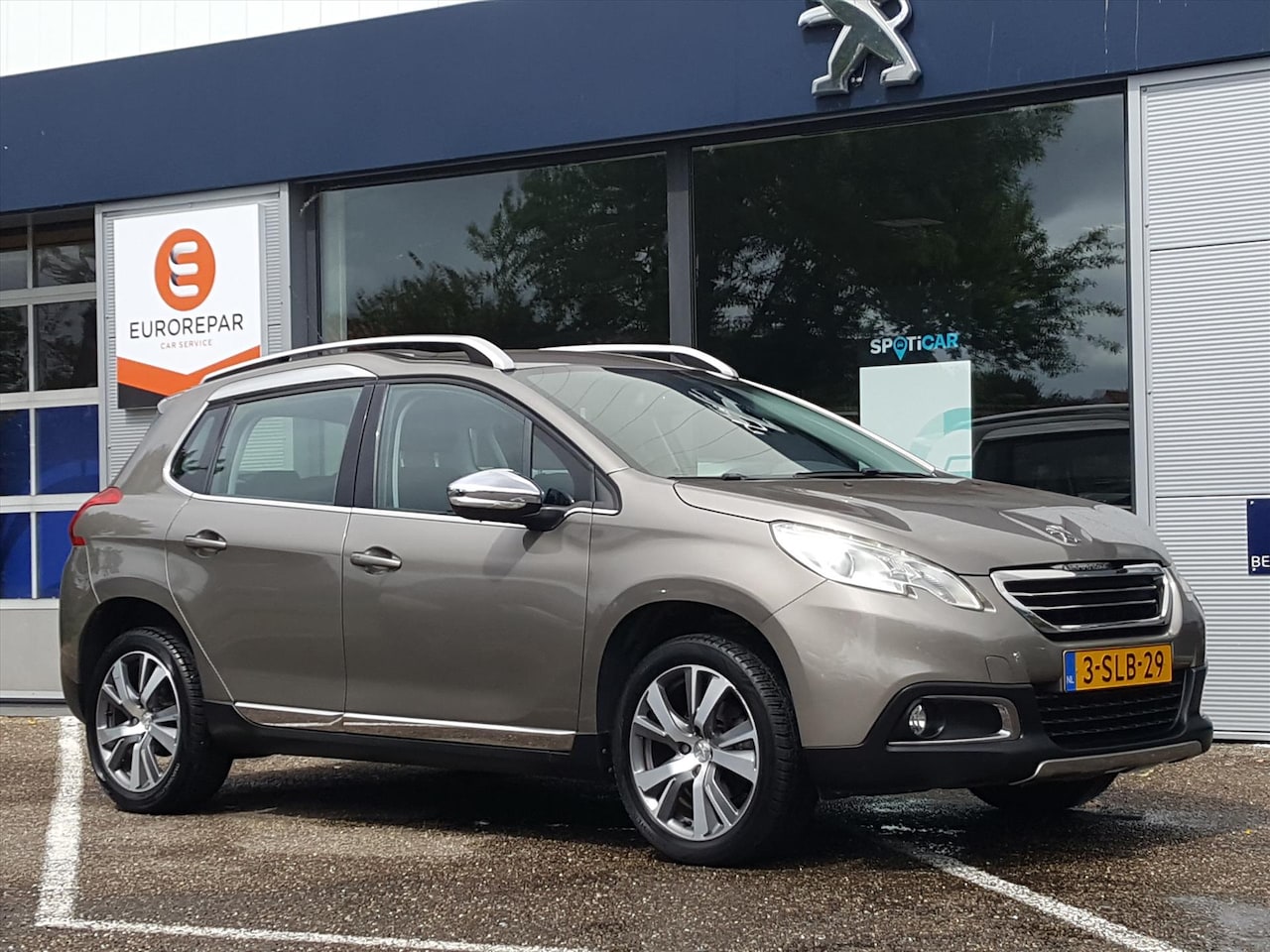 Peugeot 2008 - 1.6 VTi 120pk Allure Navigatie | Cruise & Climate control | Parkeersensoren | Bluetooth - AutoWereld.nl