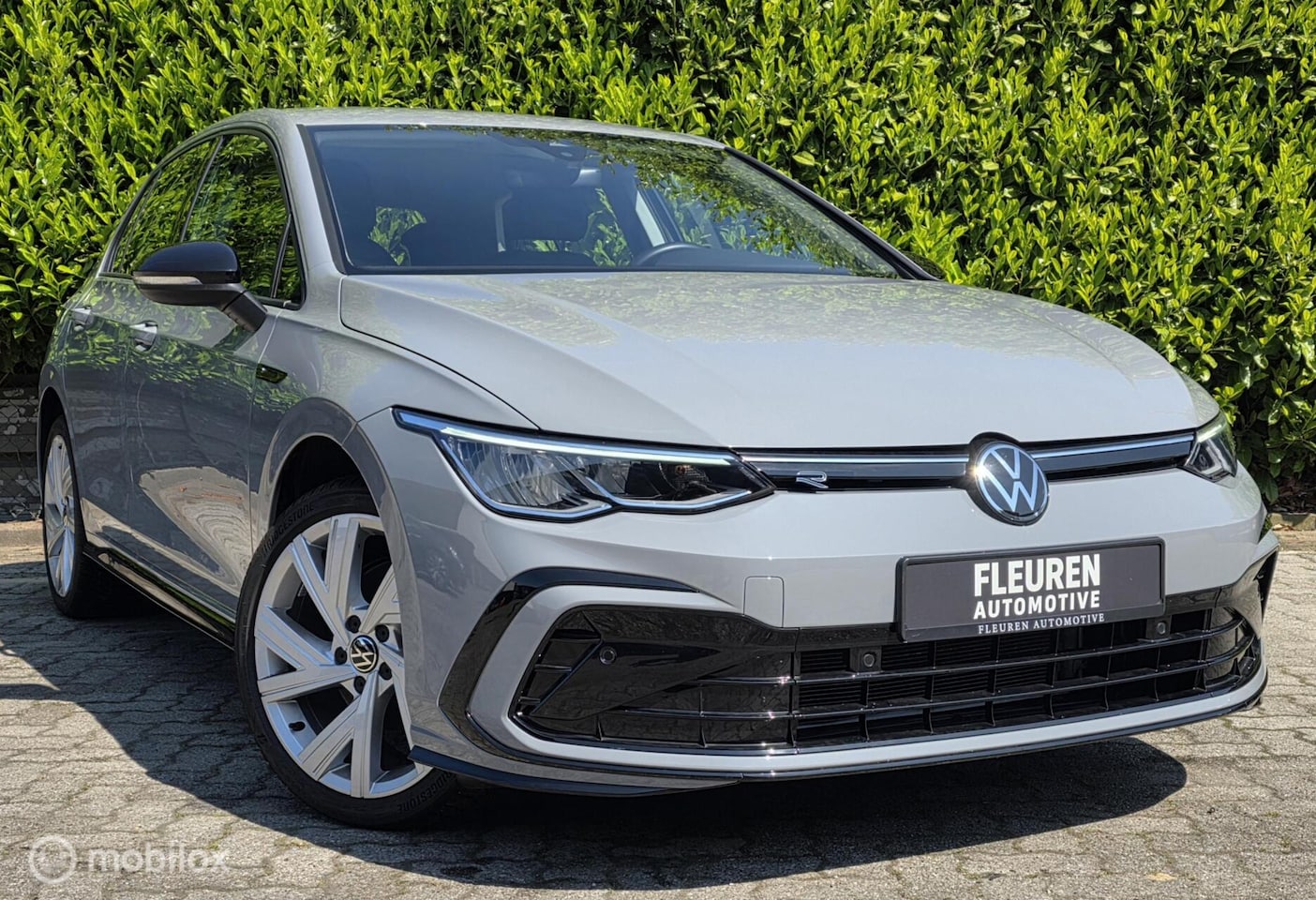 Volkswagen Golf - 1.0 eTSI R-Line DSG|Carplay|Android|Clima|ACC - AutoWereld.nl