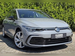Volkswagen Golf - 1.0 eTSI R-Line DSG|Carplay|Android|Clima|ACC