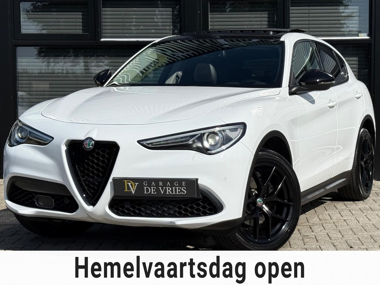 Alfa Romeo Stelvio - 2.0 T 280pk AWD Q4 Veloce Panoramadak Black Pack 2300kg Trekgewicht Garantie - AutoWereld.nl
