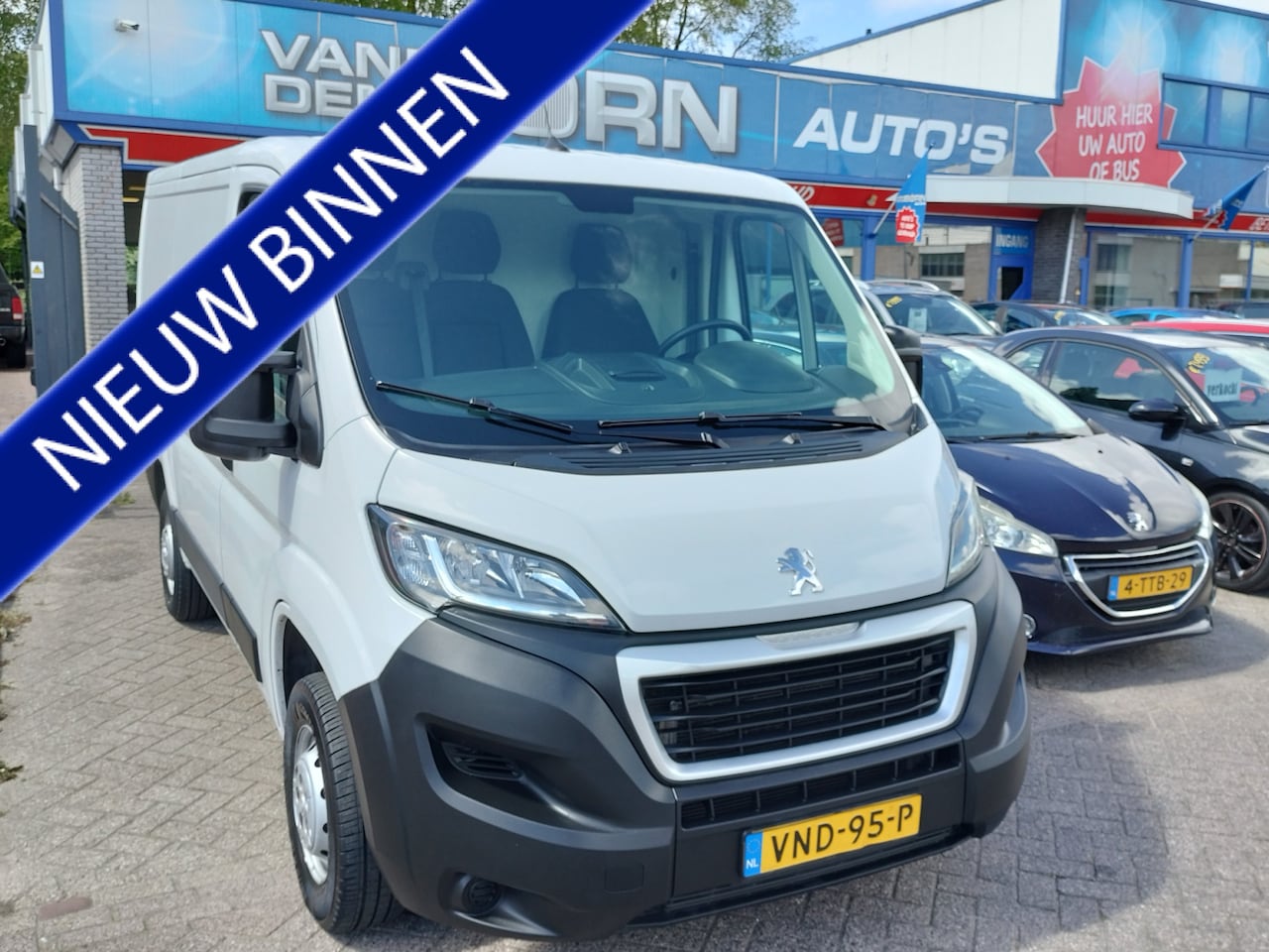 Peugeot Boxer - 330 2.2 BlueHDi 120 L1H1 Premium Airco Camera 12 Mnd Garantie - AutoWereld.nl