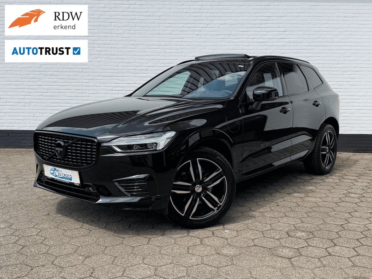 Volvo XC60 - Recharge T6 AWD R-Design l PANO l TREKHAAK l 360 - AutoWereld.nl