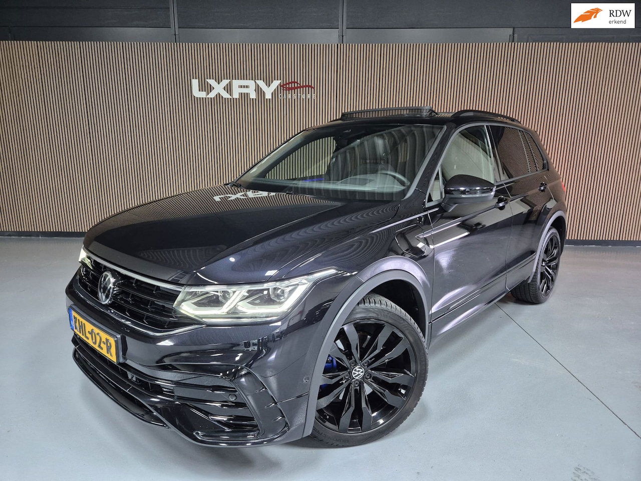 Volkswagen Tiguan - 1.4 TSI eHybrid R-Line Business+ | Navi | Clima | Pano | Camera | Stoelverwarming | - AutoWereld.nl