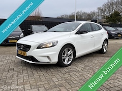 Volvo V40 - 2.0 D4 R-Design NAVI / CLIMA / CRUISE / TR.HAAK /
