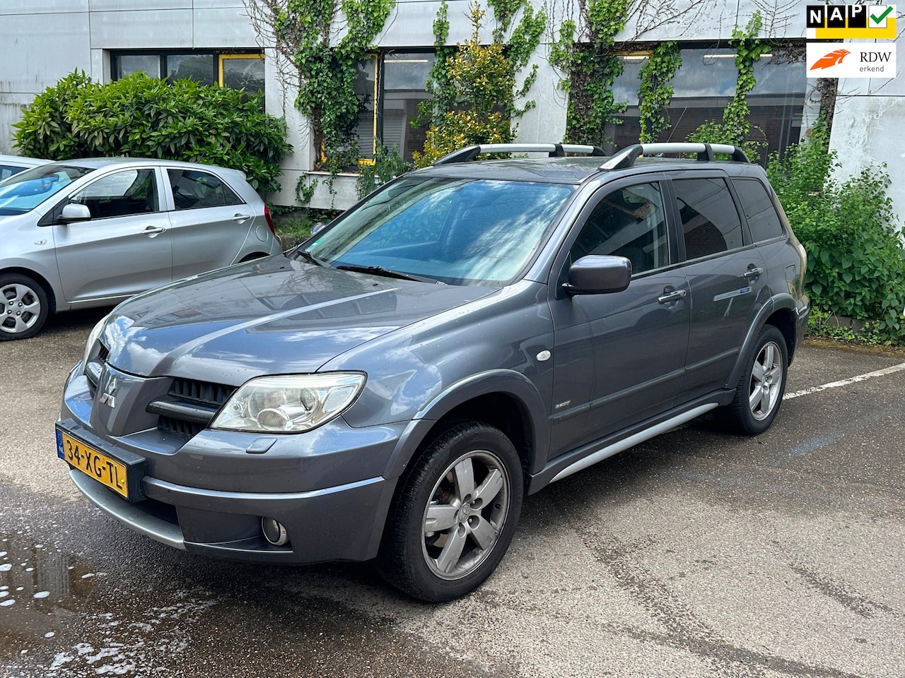 Mitsubishi Outlander Sport - 2.4 Invite Scott 4WD/ Goed onderhouden/ Trekhaak - AutoWereld.nl