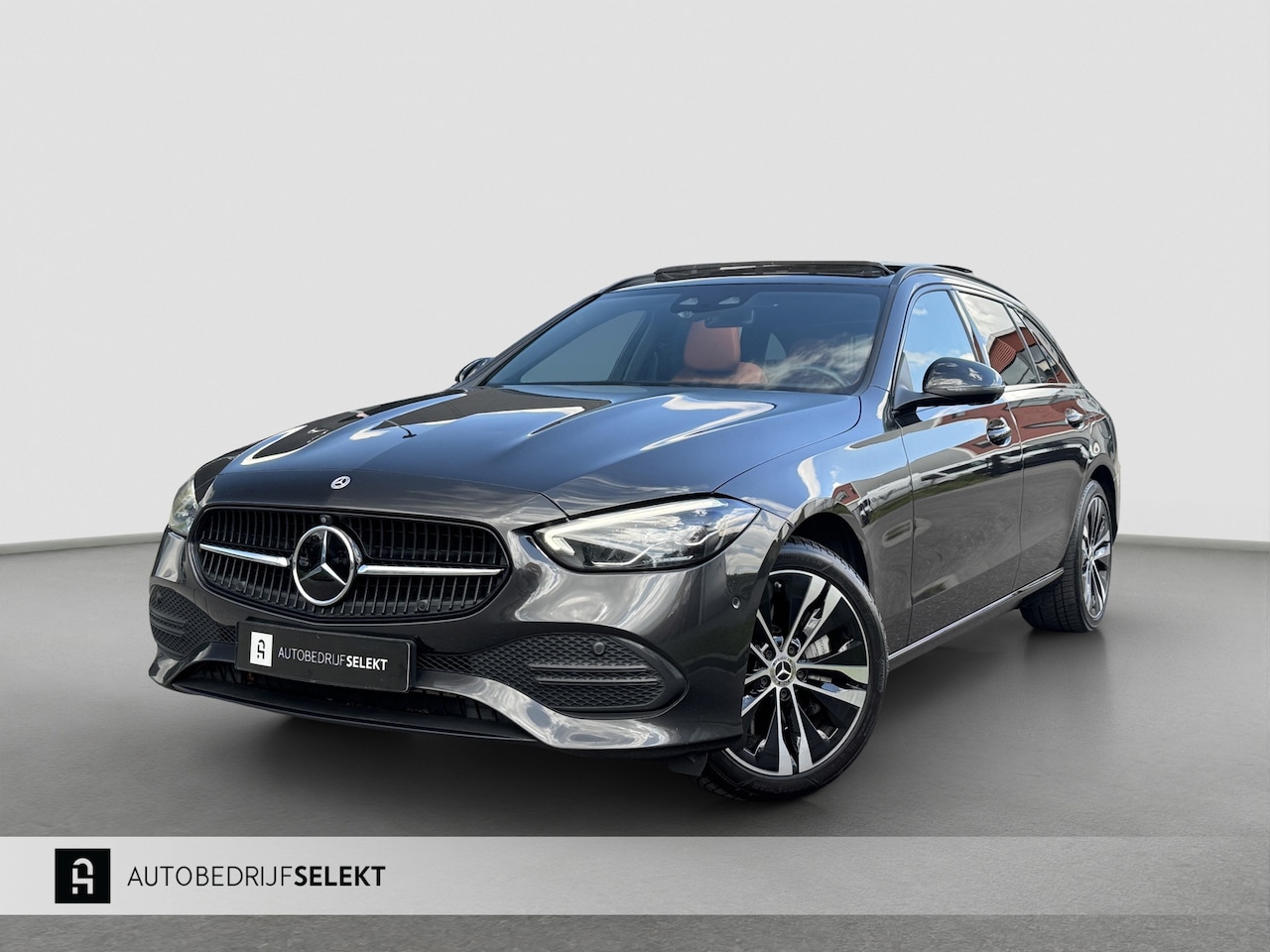 Mercedes-Benz C-klasse Estate - 300 e | Pano | Trekhaak | Distronic | Head-up | 360-camera | Sfeerverlichting | Nightpakke - AutoWereld.nl