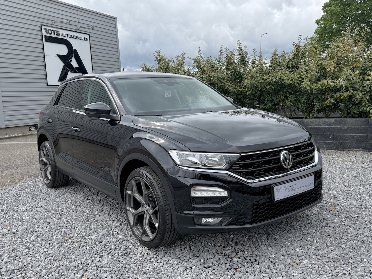 Volkswagen T-Roc - 1.0 TSI Style Navi|Media|PDC|Lineast Zwart - AutoWereld.nl