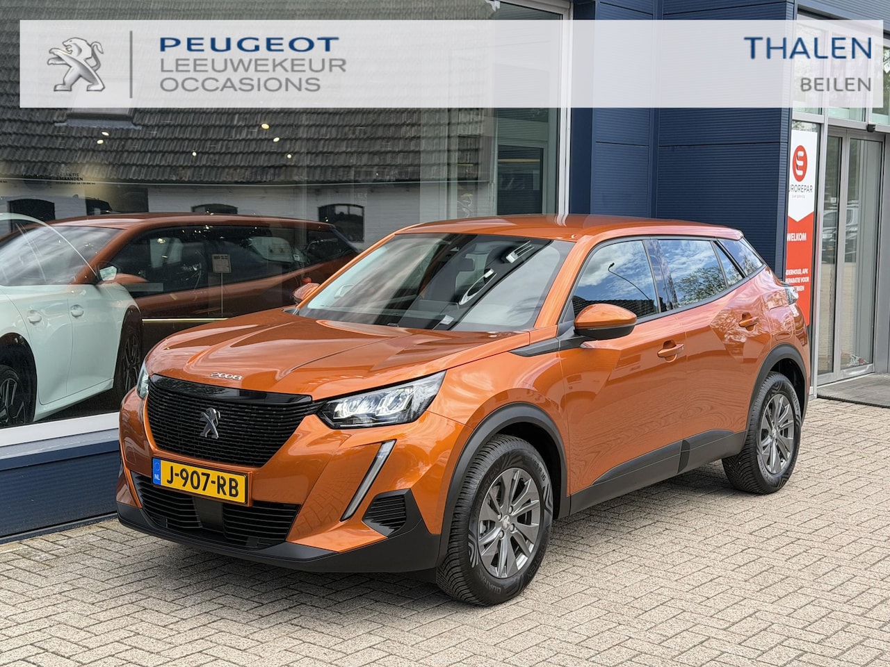 Peugeot 2008 - 1.2 Turbo 130PK Active | Trekhaak 1200KG | All Season banden | Navigatie | DAB | Apple car - AutoWereld.nl