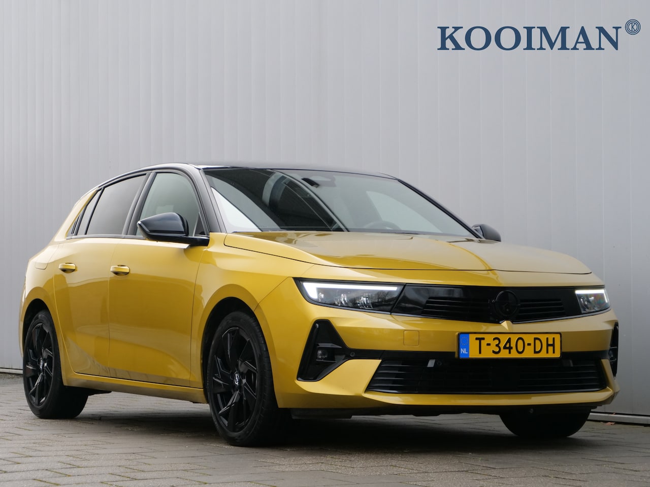 Opel Astra - 1.2 Turbo 130 Pk Ultimate Apple Carplay / DAB / Camera - AutoWereld.nl