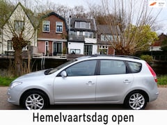 Hyundai i30 CW - 1.6i Dynamic 127pk Automaat 1e eig. Clima Trekhaak 1200kg
