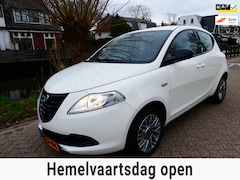 Lancia Y(psilon) - Ypsilon 0.9 TwinAir Elefantino Plus 80pk 1e eig. Automaat Airco 81.000km