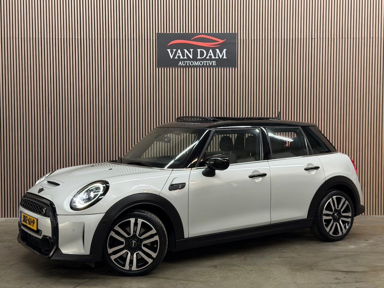 MINI Cooper S - 2.0 Essential 2022 PANO LED CAMERA CRUISE CAR-PLAY - AutoWereld.nl