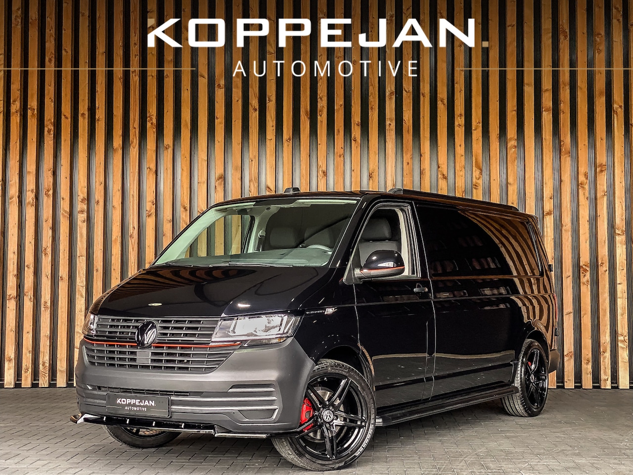 Volkswagen Transporter - 2.0 TDI Bestelwagen L2H1 | AIRCO | CARPLAY | CRUISE | TREKHAAK | COMFORTSTOEL | BIJRIJDERS - AutoWereld.nl