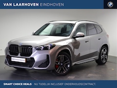 BMW X1 - xDrive25e M Sport Automaat / Panoramadak / Trekhaak / Achteruitrijcamera / Sportstoelen /