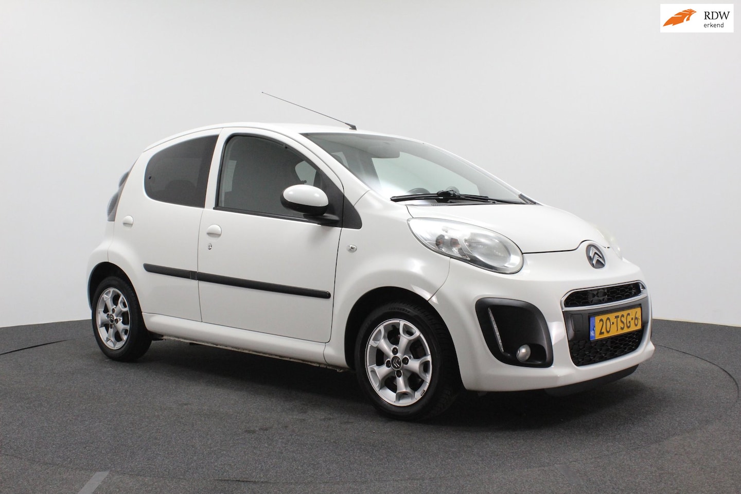 Citroën C1 - 1.0 First Edition | Airco | Sportvelgen | LED verlichting | Nieuwe APK - AutoWereld.nl