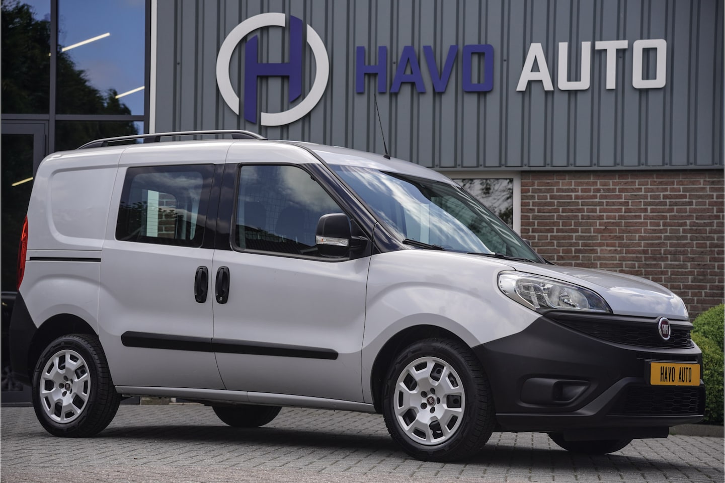 Fiat Doblò Cargo - 1.4 Benzine, TREKHAAK, BTW-VRIJ / MARGE - AutoWereld.nl