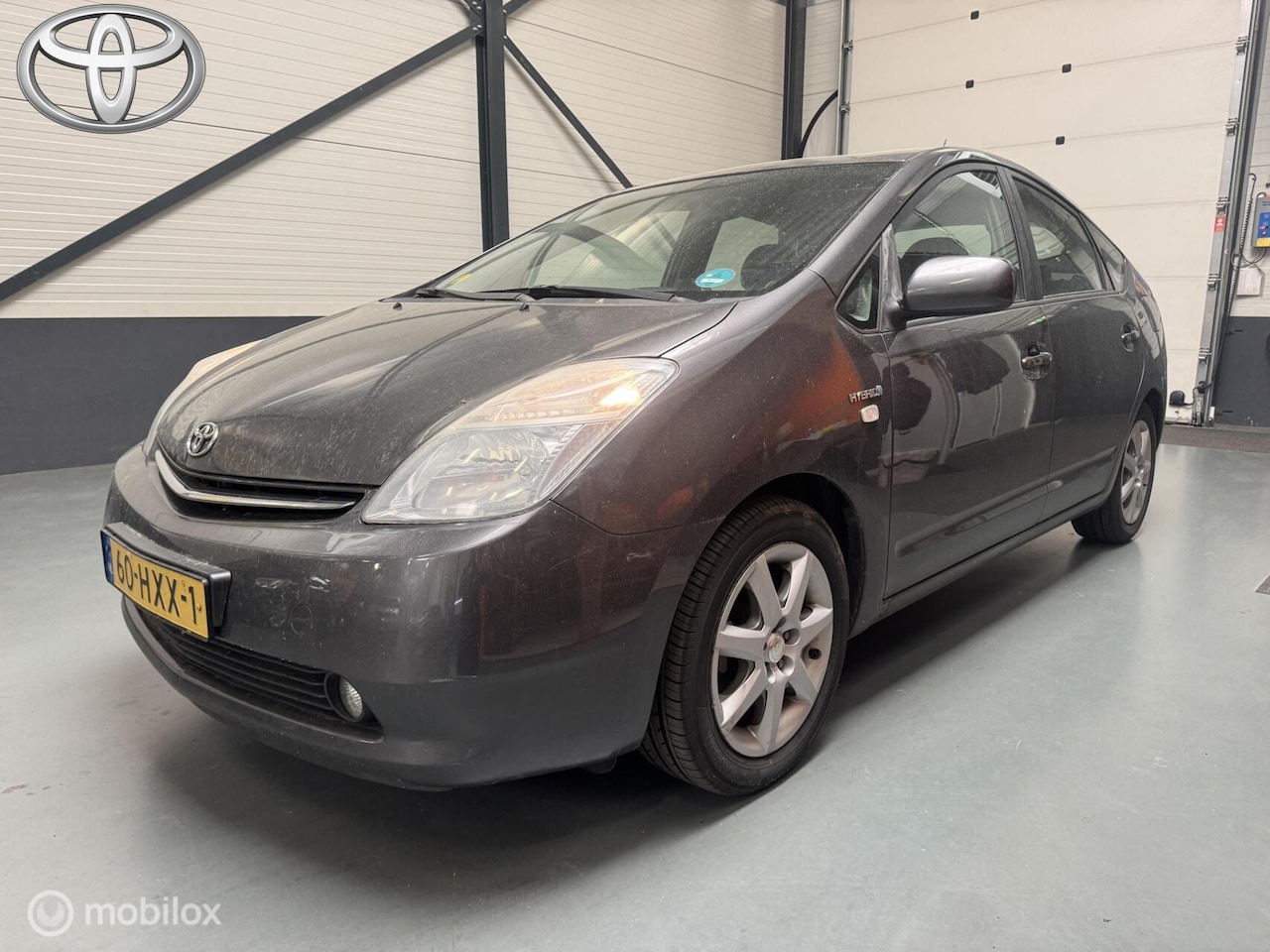 Toyota Prius - 1.5 VVT-i Tech Keyless|Camera|Dealer-auto! - AutoWereld.nl
