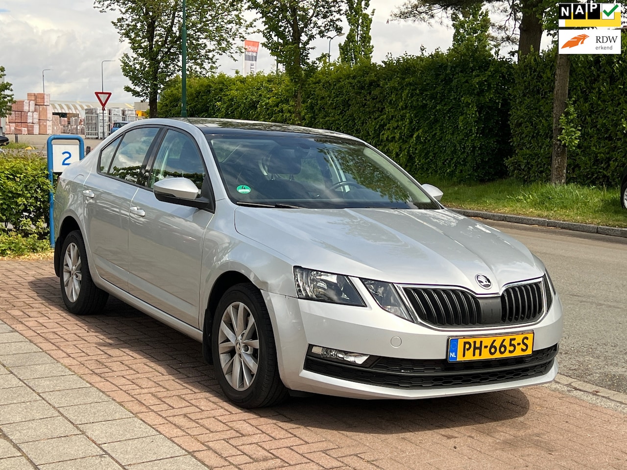 Skoda Octavia - 1.0 TSI Ambition B *Carplay|APK 03-2027 - AutoWereld.nl