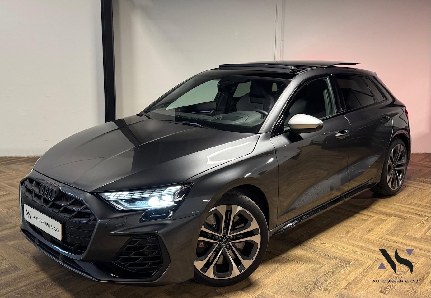 Audi A3 Sportback - 2.0 TFSI S3 quattro PANO KEYLESS CARPLAY - AutoWereld.nl
