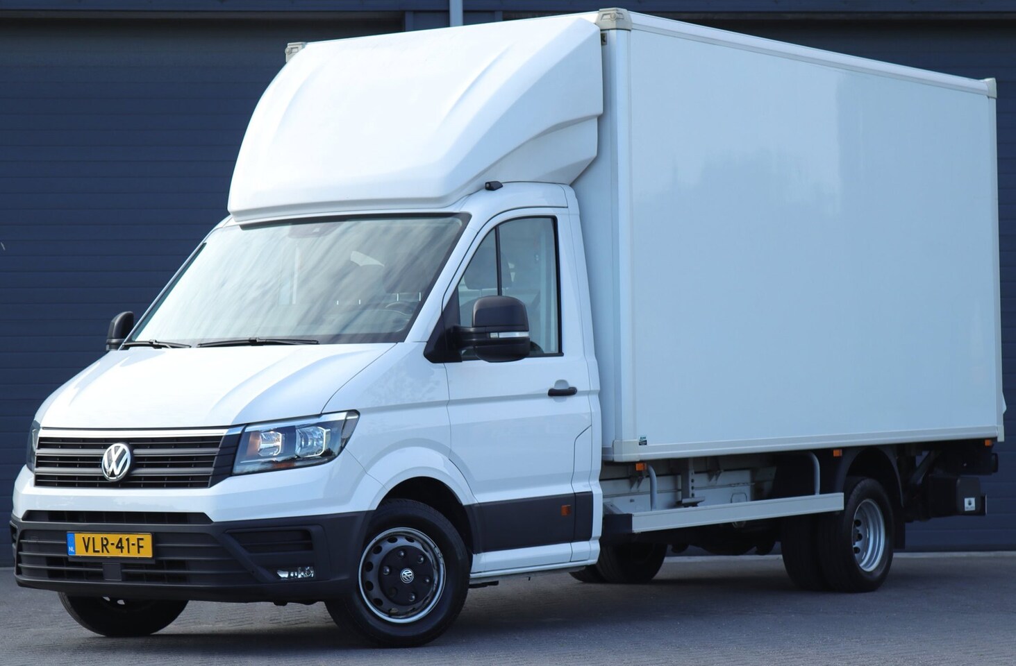 Volkswagen Crafter - 50 2.0 TDI L5 DL Highline / DSG Automaat / Carplay / - AutoWereld.nl
