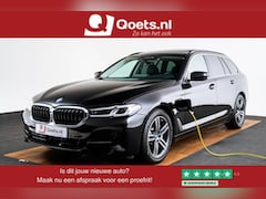 BMW 5-serie Touring - 530e xDrive Trekhaak - Panoramadak - Driving Assistant Professional - Head up - High Beam