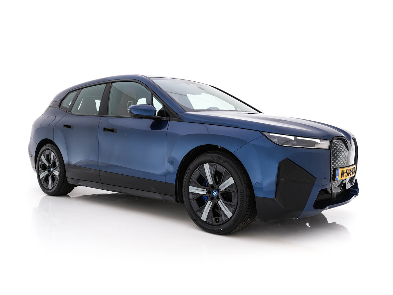 BMW iX - xDrive40 High Executive 77 kWh [ 3-Fase ] {SOH-100%} (INCL.BTW) *HEAD-UP | LEATHER | TOP-V - AutoWereld.nl